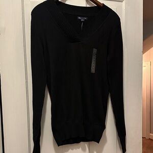GAP Classic Black V-Neck Pullover